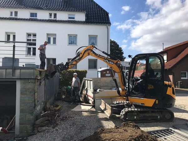 11.09.2020: ...der Garage geht es an den Kragen...